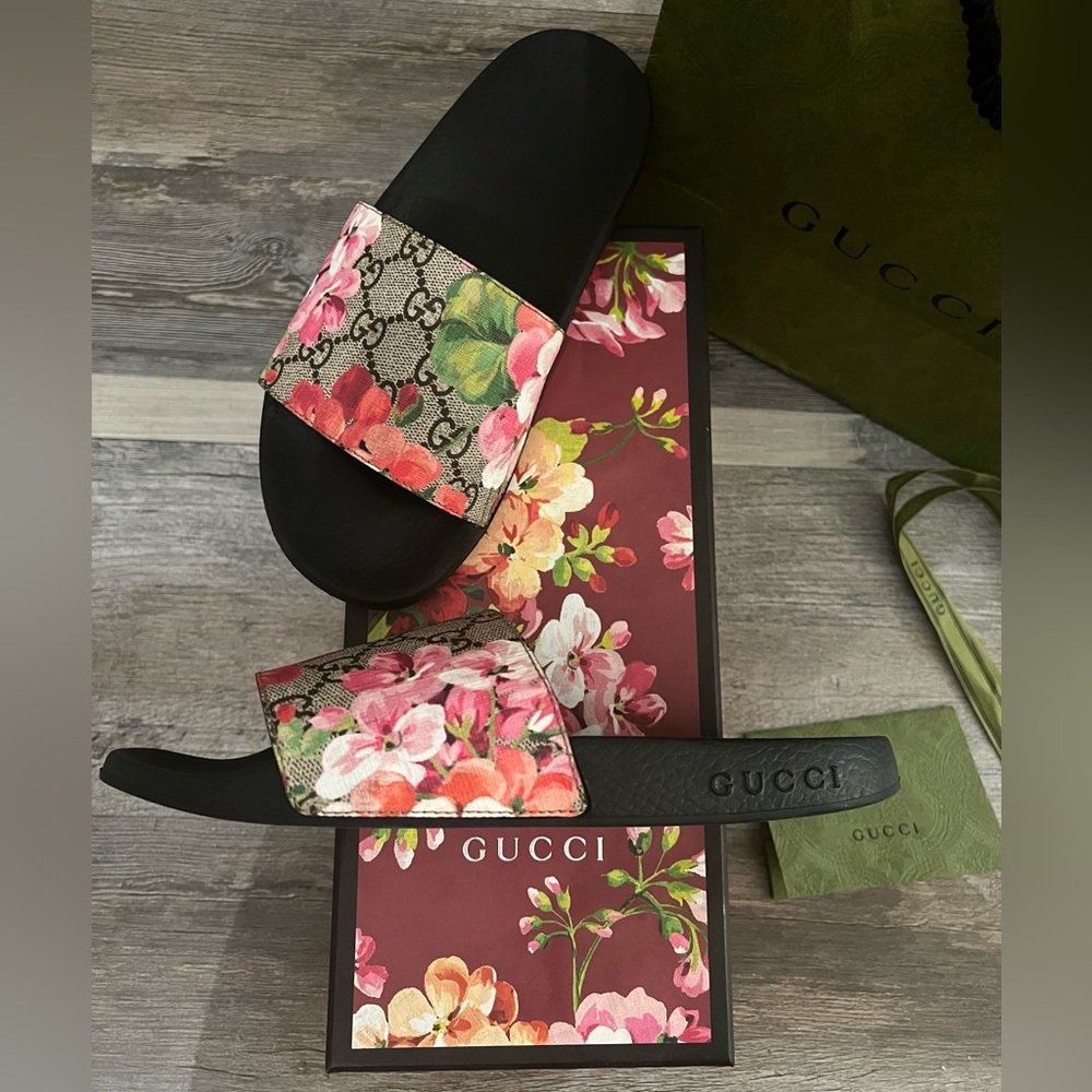 GUCCI BLOOM GG SUPREME SLIDE